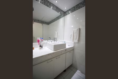 Casa à venda com 142m², 3 quartos e 2 vagasBanheiro da Suíte 1