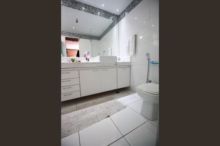 Casa à venda com 142m², 3 quartos e 2 vagasBanheiro da Suíte 1