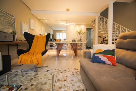 Casa à venda com 142m², 3 quartos e 2 vagasSala