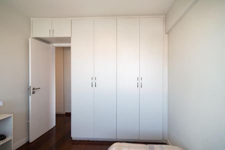 Apartamento à venda com 260m², 3 quartos e 3 vagas Apartamento à venda com 260m², 3 quartos e 3 vagasQuarto 1