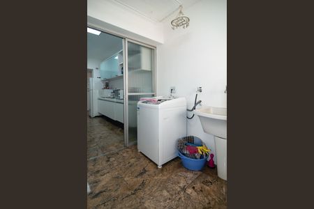 Apartamento à venda com 260m², 3 quartos e 3 vagas Apartamento à venda com 260m², 3 quartos e 3 vagasÁrea de Serviço