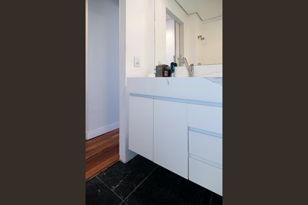 Apartamento à venda com 260m², 3 quartos e 3 vagas Apartamento à venda com 260m², 3 quartos e 3 vagasBanheiro Quarto 3 - Suíte