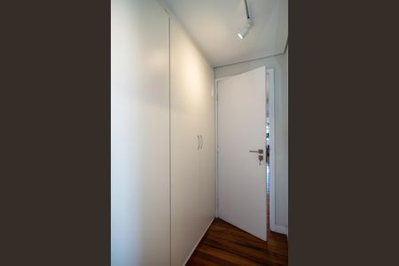 Apartamento à venda com 260m², 3 quartos e 3 vagas Apartamento à venda com 260m², 3 quartos e 3 vagasCloset Quarto 3 - Suíte