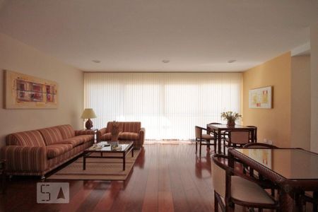 Apartamento à venda com 260m², 3 quartos e 3 vagas Apartamento à venda com 260m², 3 quartos e 3 vagasSalão de Festas