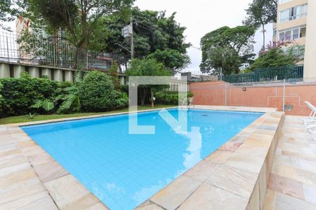 Apartamento à venda com 260m², 3 quartos e 3 vagas Apartamento à venda com 260m², 3 quartos e 3 vagasPiscina