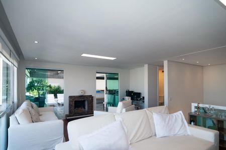 Apartamento à venda com 260m², 3 quartos e 3 vagas Apartamento à venda com 260m², 3 quartos e 3 vagasSala Cobertura