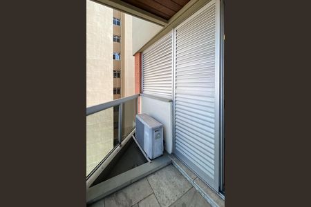 Apartamento à venda com 260m², 3 quartos e 3 vagas Apartamento à venda com 260m², 3 quartos e 3 vagasVaranda Quarto 3 - Suíte