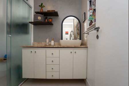 Apartamento à venda com 143m², 3 quartos e 3 vagasBanheiro do quarto 1 Suíte