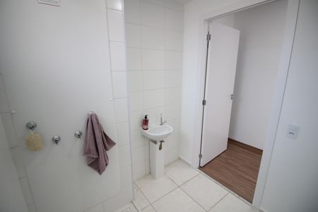 Banheiro de apartamento à venda com 1 quarto, 60m² em Novo Riacho, Contagem