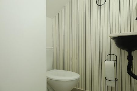 Casa de condomínio à venda com 62m², 2 quartos e 1 vagaBanheiro 2 - Lavabo