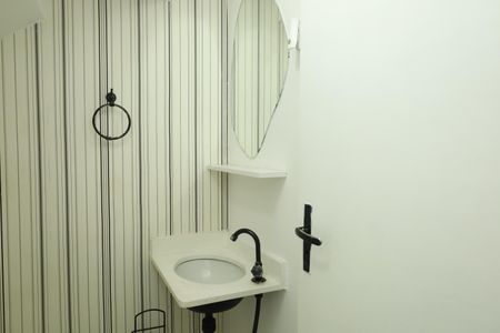 Casa de condomínio à venda com 62m², 2 quartos e 1 vagaBanheiro 2 - Lavabo