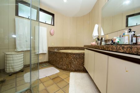 Apartamento à venda com 275m², 4 quartos e 3 vagasBANHEIRO2