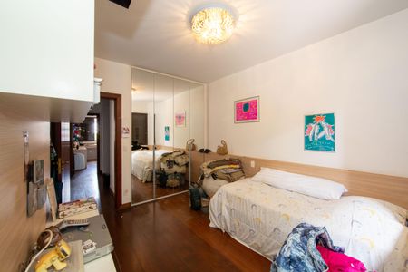 Apartamento à venda com 275m², 4 quartos e 3 vagasQUARTO2