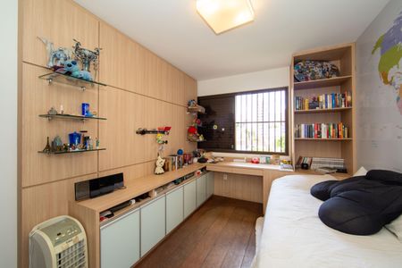 Apartamento à venda com 275m², 4 quartos e 3 vagasQUARTO3