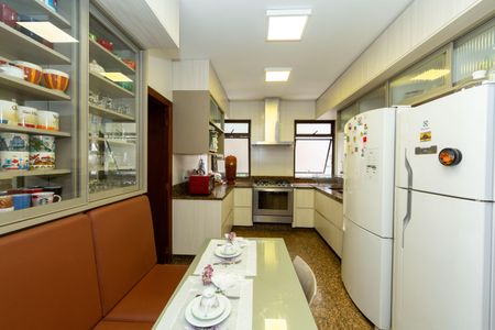 Apartamento à venda com 275m², 4 quartos e 3 vagasCOZINHA