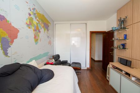 Apartamento à venda com 275m², 4 quartos e 3 vagasQUARTO3