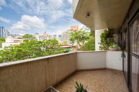 Apartamento à venda com 275m², 4 quartos e 3 vagasVARANDA