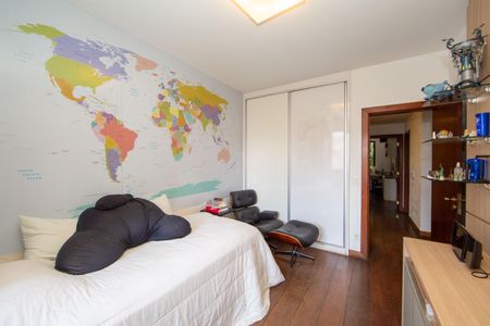 Apartamento à venda com 275m², 4 quartos e 3 vagasQUARTO3