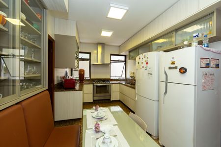 Apartamento à venda com 275m², 4 quartos e 3 vagasCOZINHA