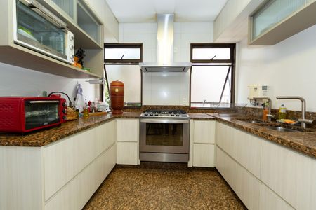 Apartamento à venda com 275m², 4 quartos e 3 vagasCOZINHA