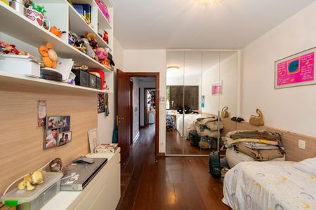 Apartamento à venda com 275m², 4 quartos e 3 vagasQUARTO2