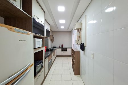Apartamento para alugar com 144m², 2 quartos e 2 vagas Apartamento para alugar com 144m², 2 quartos e 2 vagasCozinha