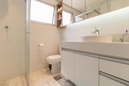 Apartamento à venda com 70m², 2 quartos e 1 vaga Apartamento à venda com 70m², 2 quartos e 1 vagaBanheiro da Suíte