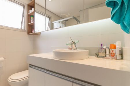 Apartamento à venda com 70m², 2 quartos e 1 vaga Apartamento à venda com 70m², 2 quartos e 1 vagaBanheiro da Suíte