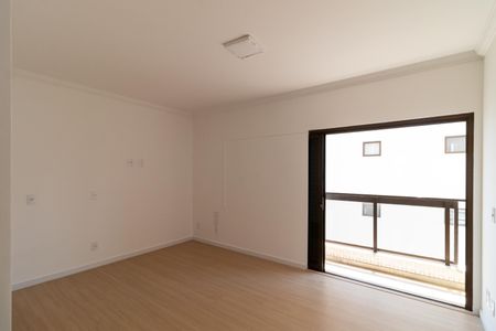 Apartamento à venda com 388m², 4 quartos e 4 vagas Apartamento à venda com 388m², 4 quartos e 4 vagasSuíte 3