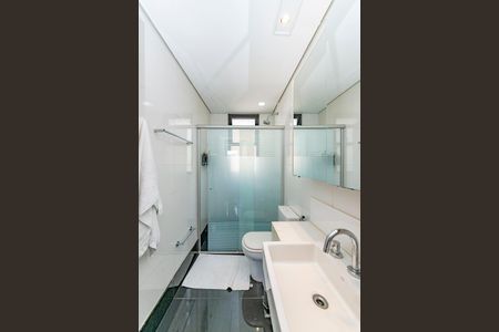 Apartamento à venda com 103m², 2 quartos e 2 vagasBanheiro da Suíte