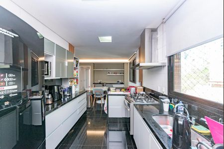 Apartamento à venda com 103m², 2 quartos e 2 vagasCozinha