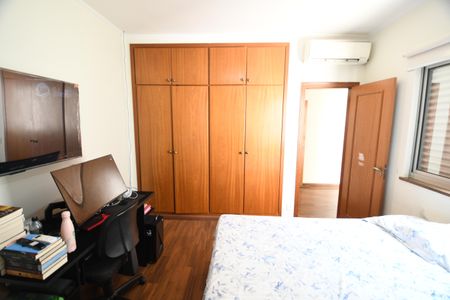 Casa à venda com 270m², 3 quartos e 4 vagasQuarto 2