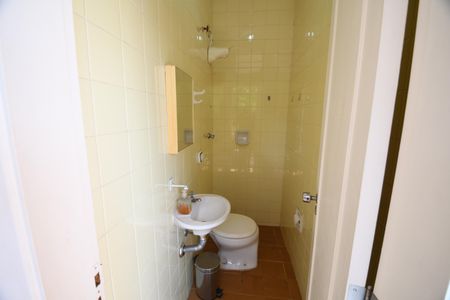 Casa à venda com 270m², 3 quartos e 4 vagasBanheiro de serviço