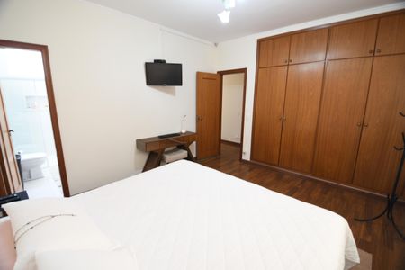 Casa à venda com 270m², 3 quartos e 4 vagasQuarto 1 - Suíte