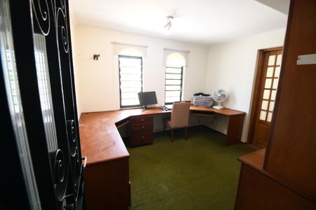 Casa à venda com 270m², 3 quartos e 4 vagasSala /  Escritório