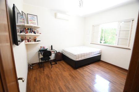 Casa à venda com 270m², 3 quartos e 4 vagasQuarto 3