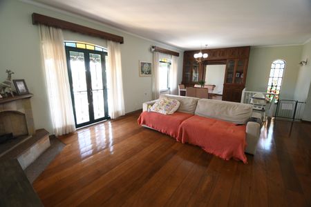 Casa à venda com 270m², 3 quartos e 4 vagasSala