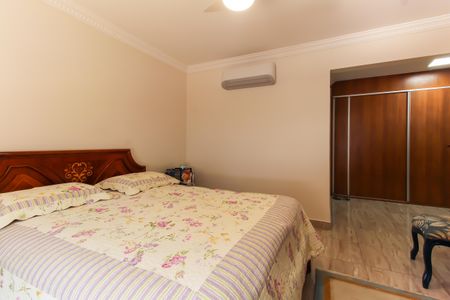 Apartamento à venda com 260m², 4 quartos e 4 vagasQuarto 4 - Suíte