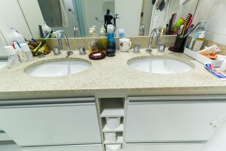 Apartamento à venda com 260m², 4 quartos e 4 vagasBanheiro da Suíte 4