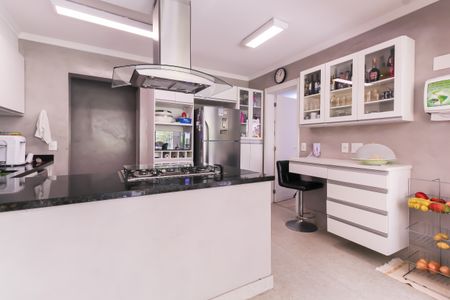 Apartamento à venda com 260m², 4 quartos e 4 vagasCozinha