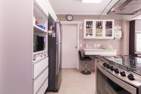 Apartamento à venda com 260m², 4 quartos e 4 vagasCozinha