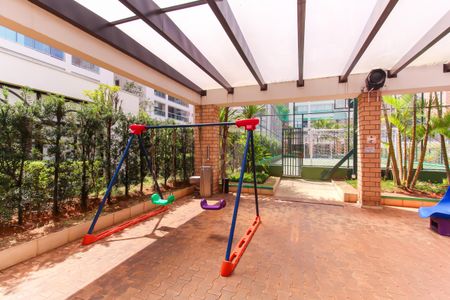 Apartamento à venda com 260m², 4 quartos e 4 vagasÁrea comum - Playground