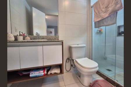 Apartamento à venda com 358m², 3 quartos e 4 vagas Apartamento à venda com 358m², 3 quartos e 4 vagasBanheiro suite 2