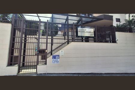 Apartamento à venda com 135m², 3 quartos e 3 vagas Apartamento à venda com 135m², 3 quartos e 3 vagasFachada