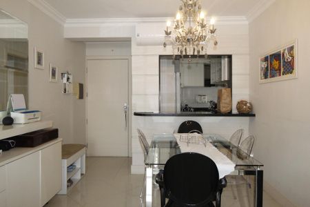 Apartamento à venda com 111m², 2 quartos e 2 vagasSala