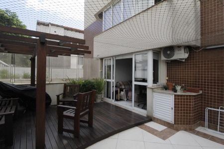 Apartamento à venda com 111m², 2 quartos e 2 vagasQuintal