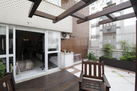 Apartamento à venda com 111m², 2 quartos e 2 vagasQuintal