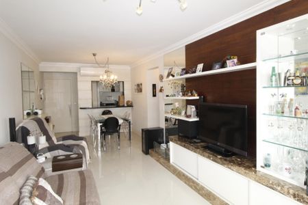 Apartamento à venda com 111m², 2 quartos e 2 vagasSala