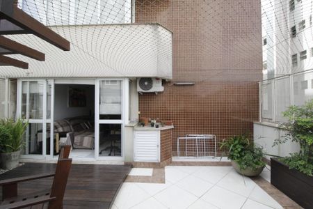 Apartamento à venda com 111m², 2 quartos e 2 vagasQuintal