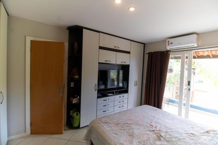 Casa de condomínio à venda com 420m², 3 quartos e 2 vagas Casa de condomínio à venda com 420m², 3 quartos e 2 vagasSuíte